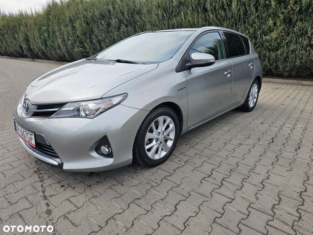 Toyota Auris 1.8 HSD Luna - 1