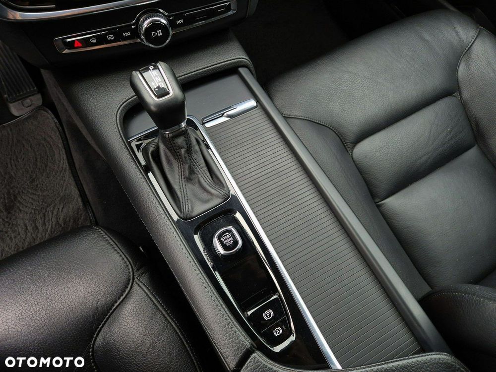 Volvo V90 D4 AWD Geartronic Momentum Pro - 21