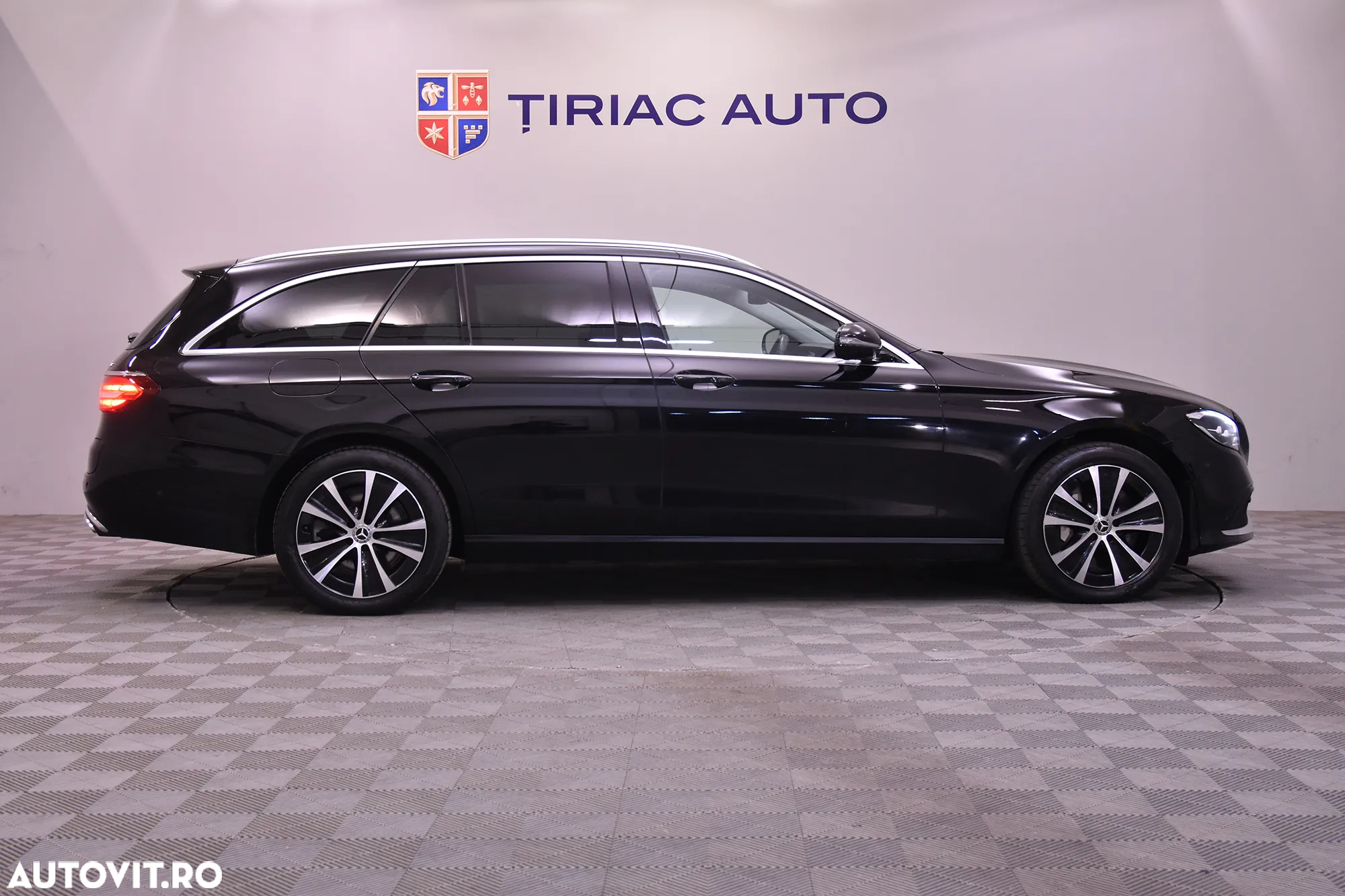 Mercedes-Benz E 300 de T 9G-TRONIC - 6