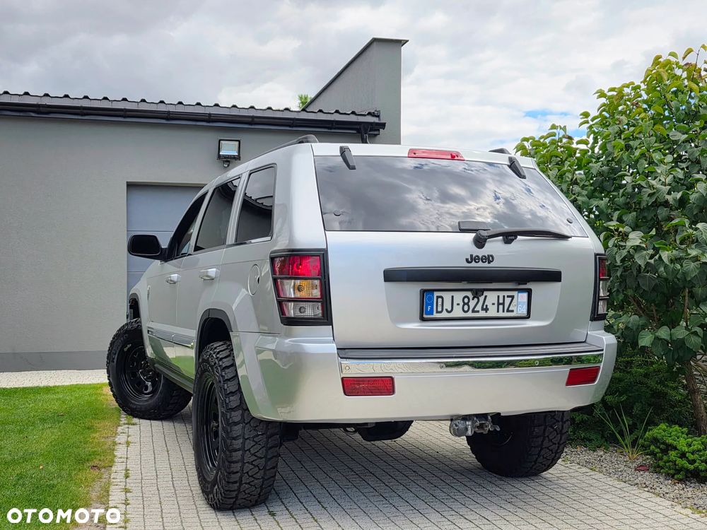 Jeep Grand Cherokee - 19