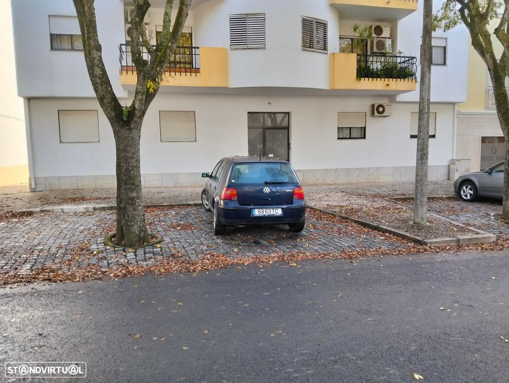 VW Golf 1.4i Confortline JE+AC - 2