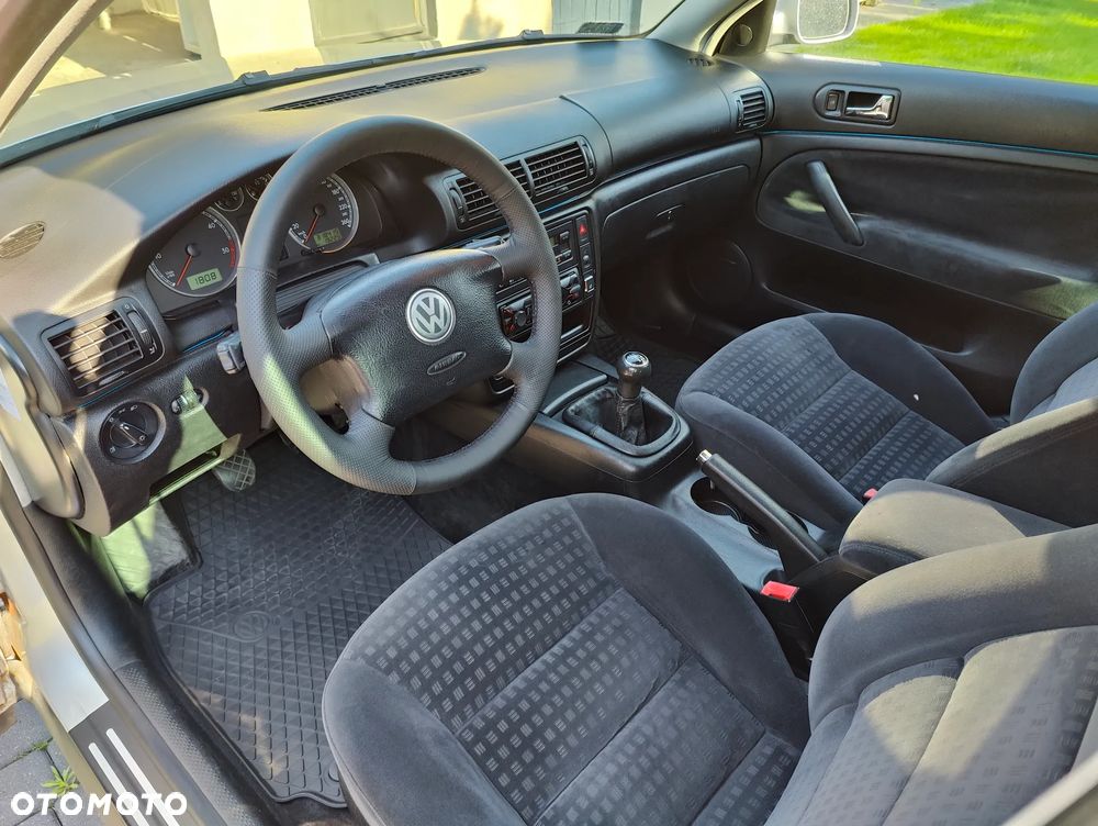 Volkswagen Passat 1.9 TDI Comfortline - 9