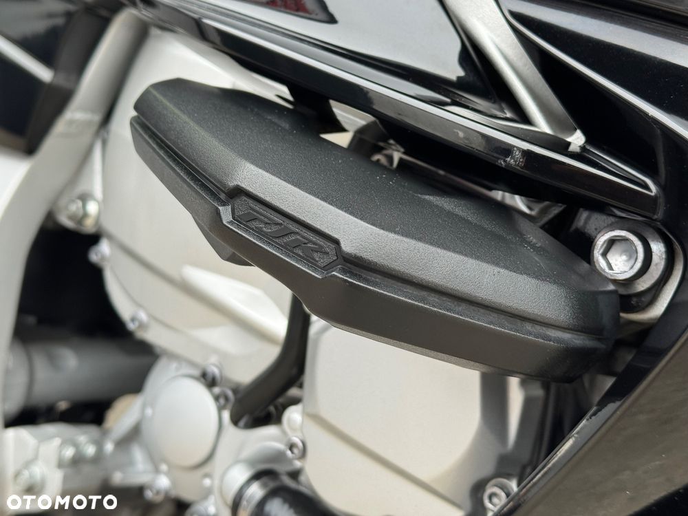 Yamaha FJR - 17