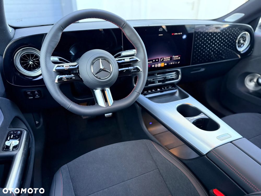 Mercedes-Benz CLA - 12