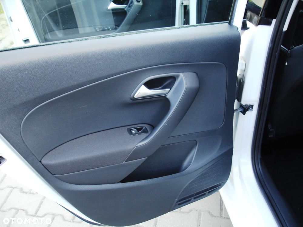 Volkswagen Polo 1.4 TDI BMT Comfortline - 12