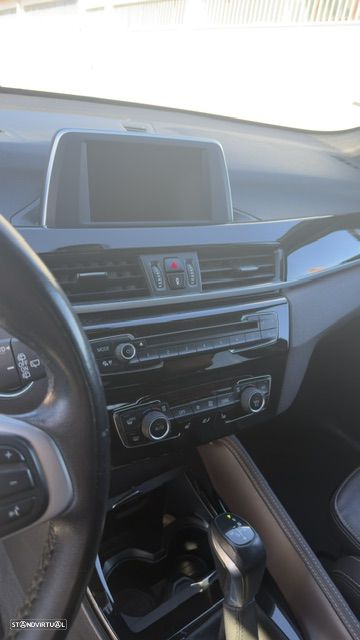 BMW X1 18 d xDrive Auto Line Sport - 6