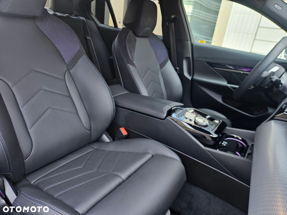 BMW Seria 5 520d xDrive mHEV M Sport - 24