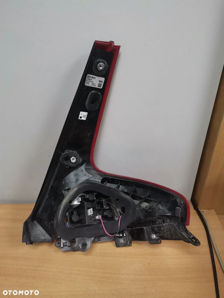 LAMPA LEWA PRAWA TYLNA V40 II  2012- - 3