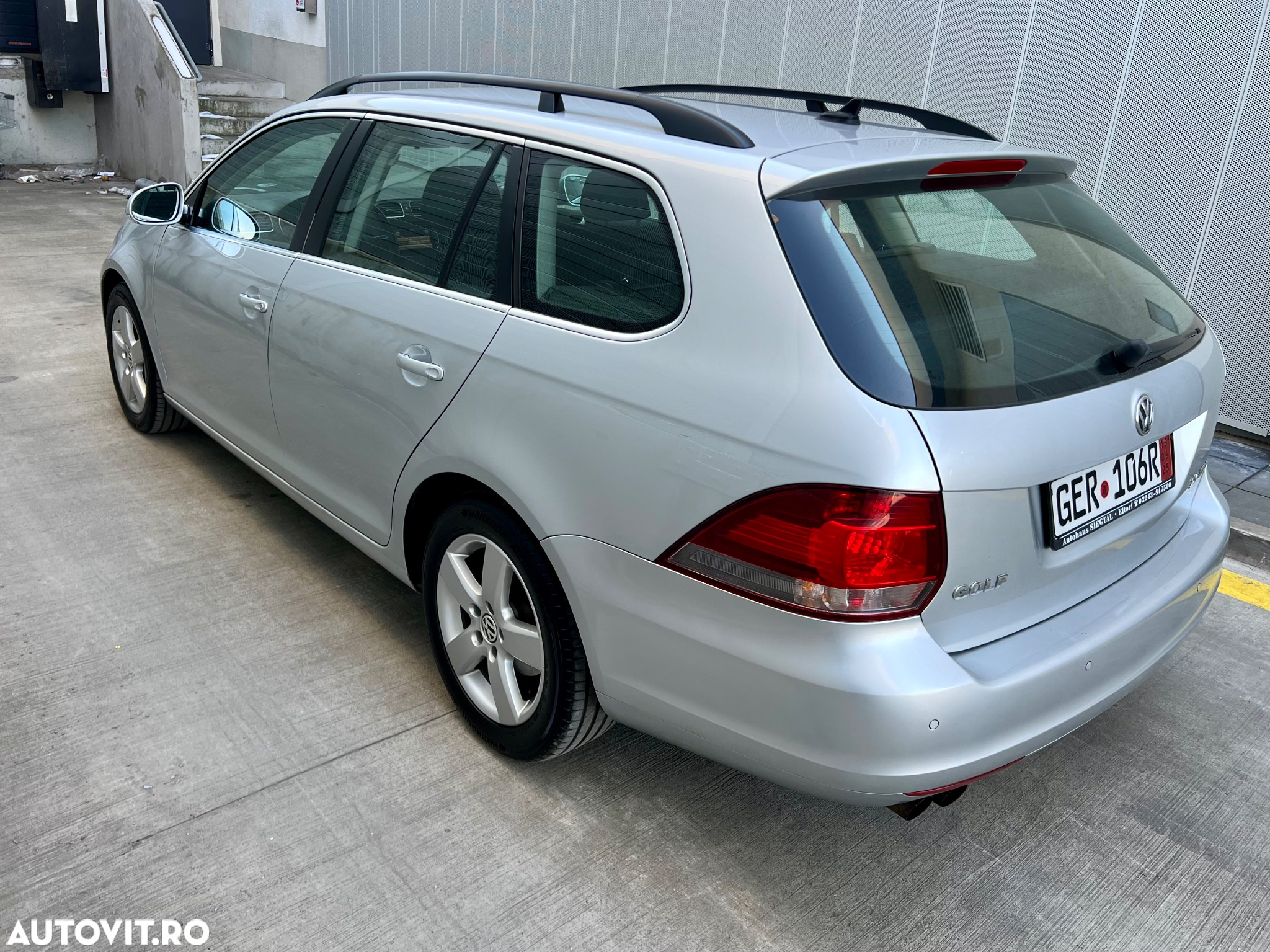 Volkswagen Golf 2.0 TDI DPF Comfortline - 4