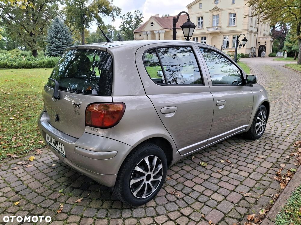 Toyota Yaris 2005 photo 3