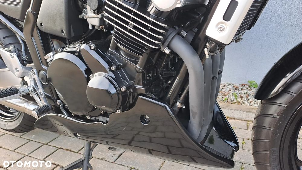 Yamaha FZS - 14