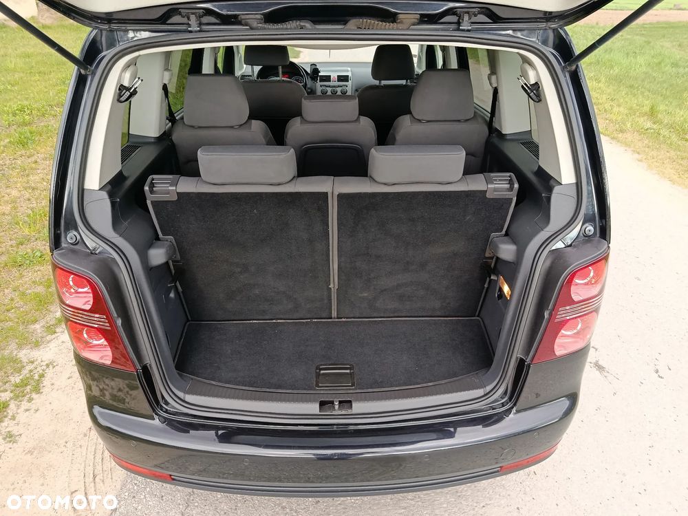 Volkswagen Touran 1.9 TDI DPF Highline - 12