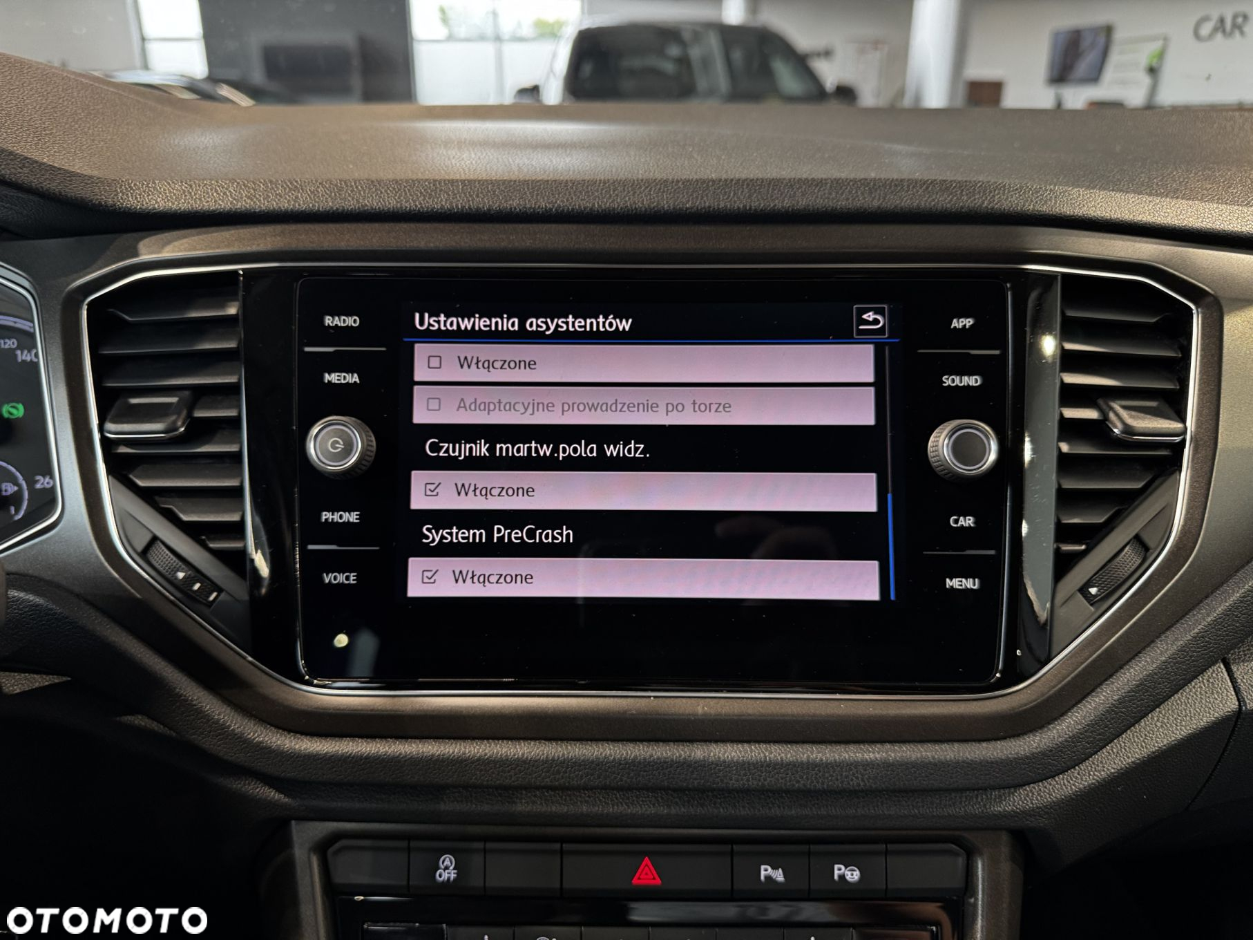Volkswagen T-Roc - 28
