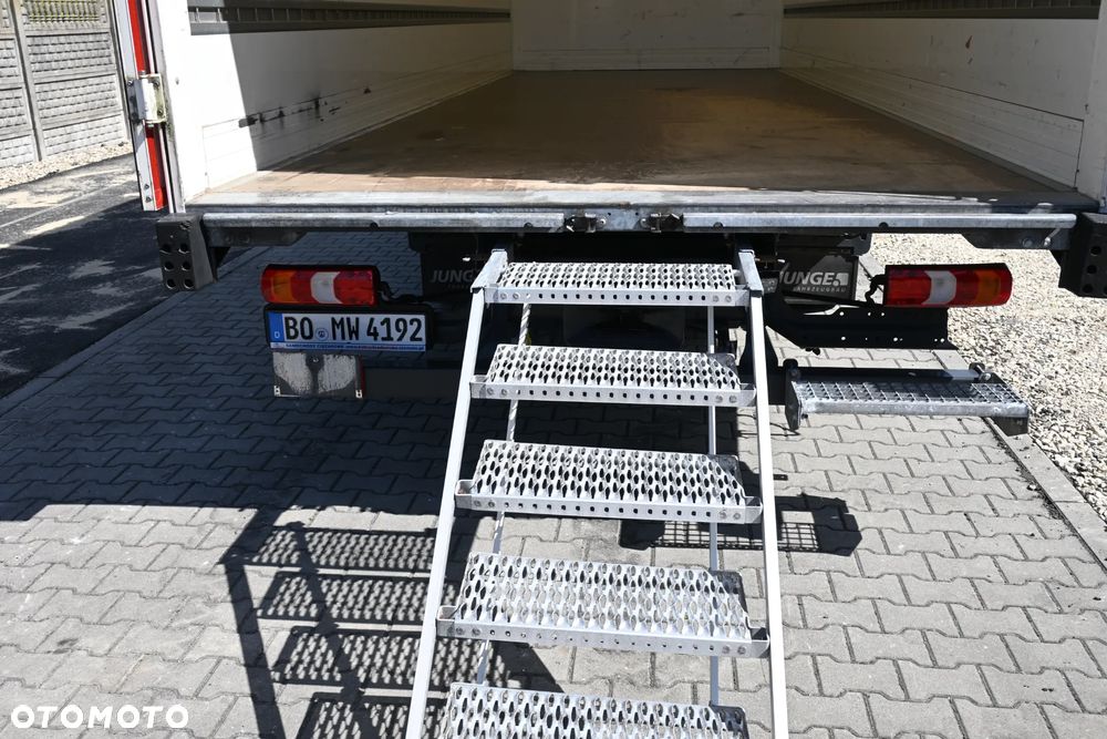 Mercedes-Benz Atego 818 L Kontener 7,25 - 7