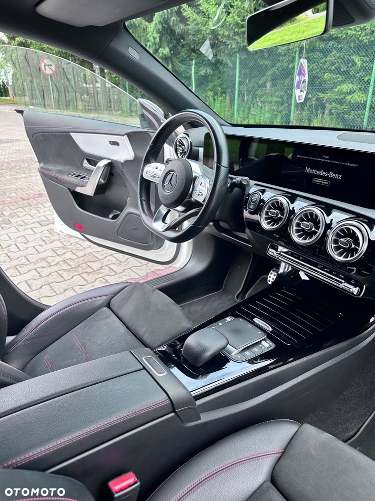 Mercedes-Benz CLA 250 4-Matic AMG Line 7G-DCT - 12