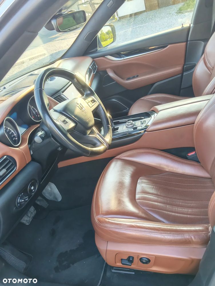 Maserati Levante - 14
