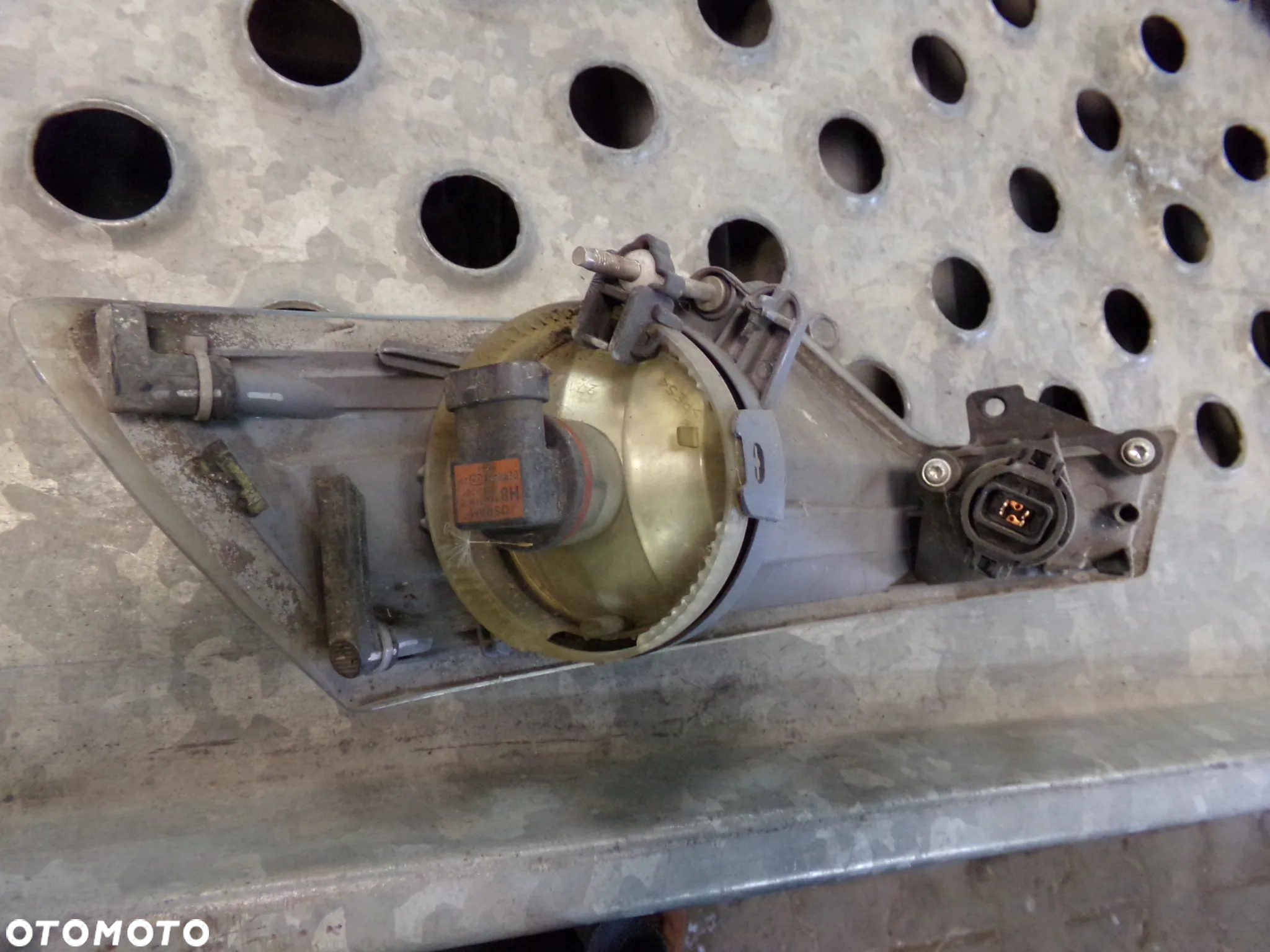 Lampa przeciwmgielna Halogen prawy HELLA 271562 Citroen C5 III - 5