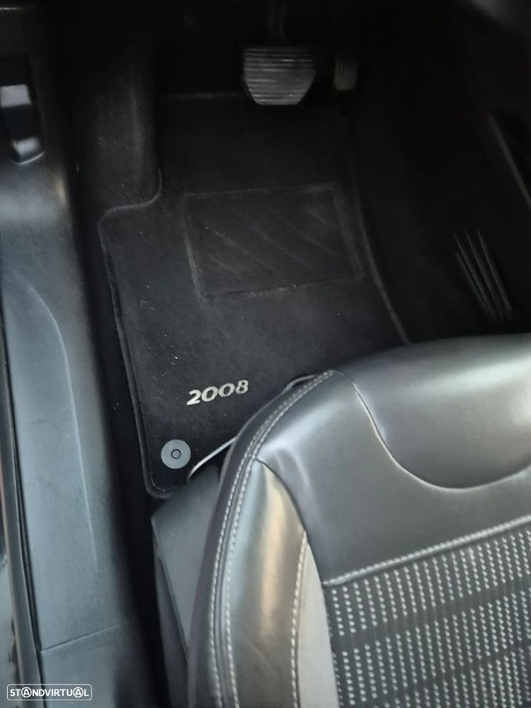 Peugeot 2008 1.2 PureTech Allure EAT6 - 8