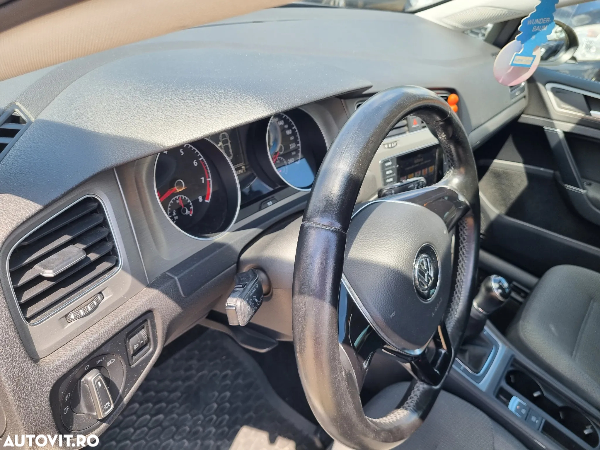 Volkswagen Golf 1.2 TSI BlueMotion Technology Comfortline - 28