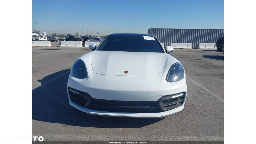 Porsche Panamera - 3
