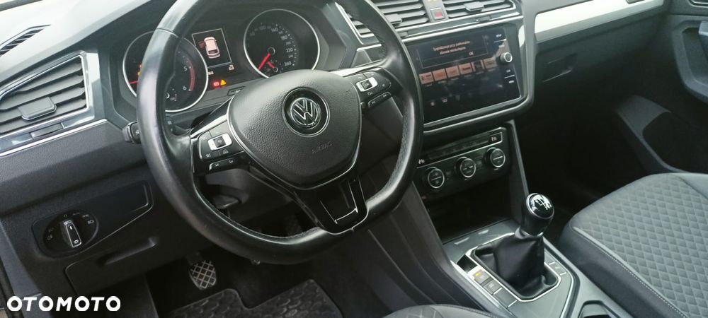 Volkswagen Tiguan - 8