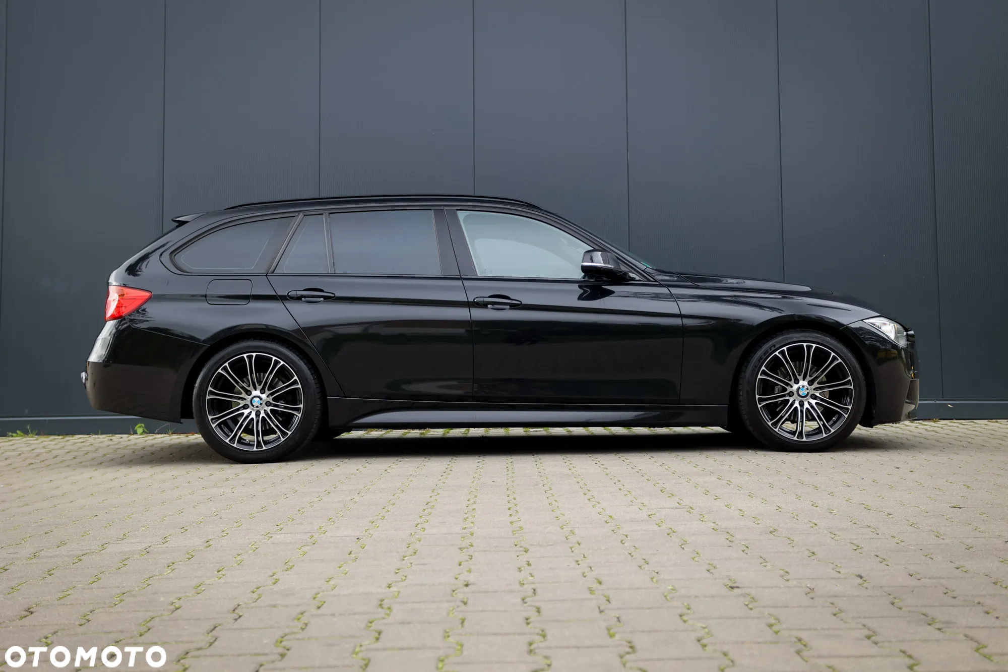 BMW Seria 3 320d Touring Sport Line - 11