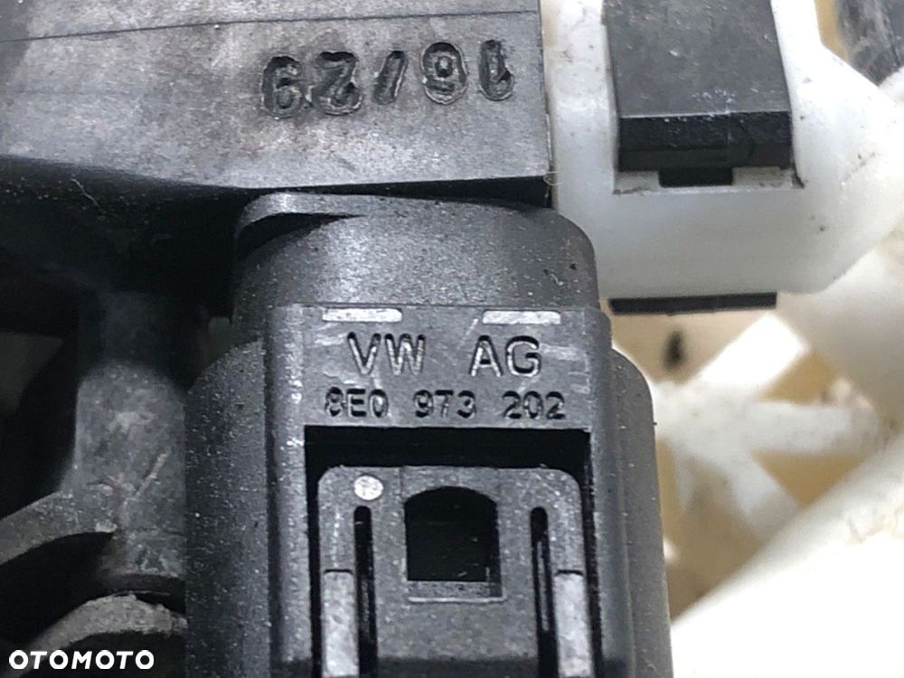 DYSZA SPRYSKIWACZA SZYBY  VW PASSAT B8 Variant (3G5, CB5) 2014 - 2022 2.0 TDI 140 kW [190 KM] olej - 4