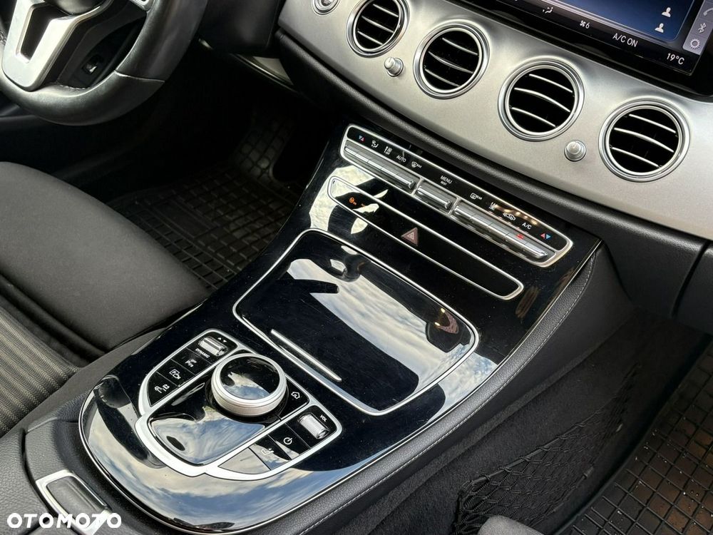 Mercedes-Benz Klasa E 300 de 9G-TRONIC Exclusive - 16