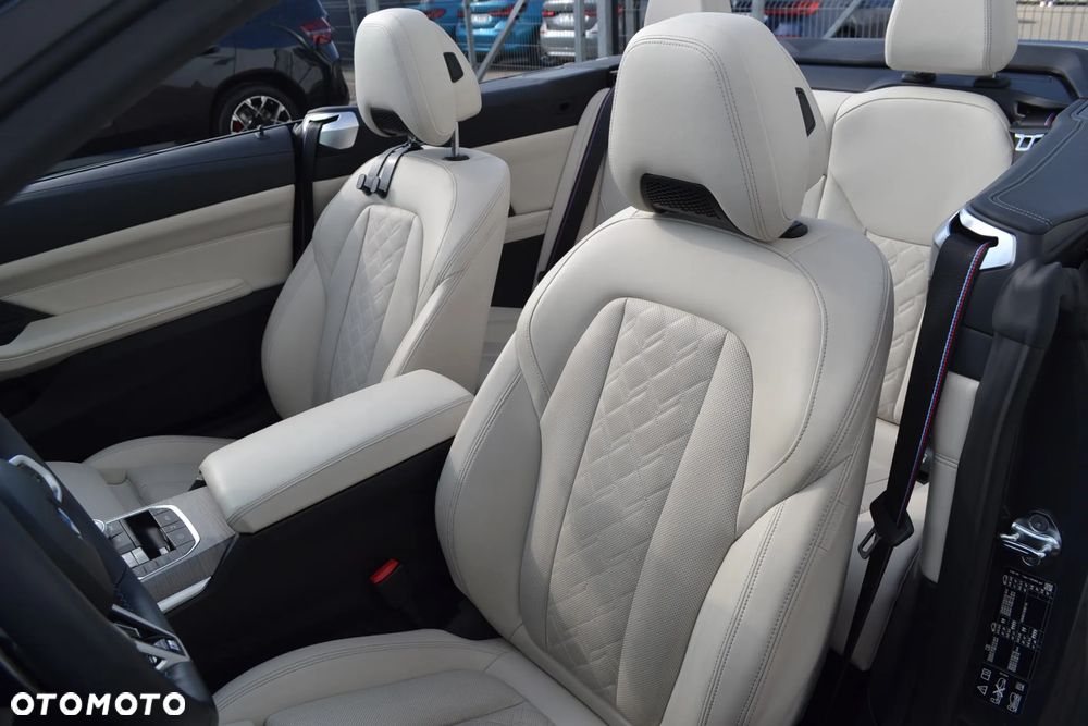 BMW Seria 4 M440i xDrive mHEV - 15