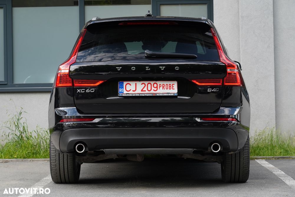 Volvo XC 60 B4 MHEV AT8 AWD Momentum Pro - 30