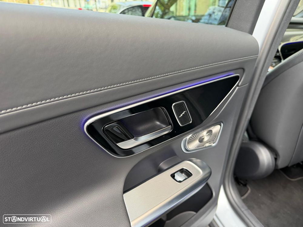 Mercedes-Benz GLC 300 e 4Matic 9G-TRONIC Avantgarde Advanced - 28