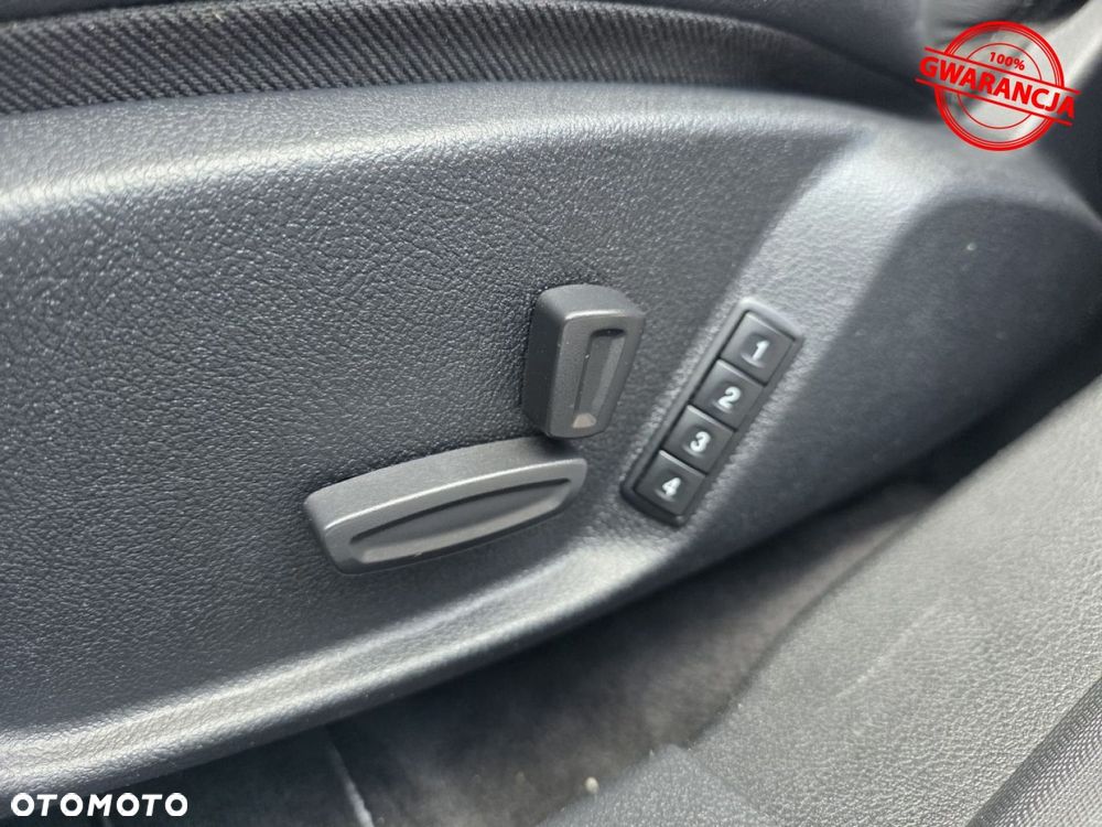 Ford Mondeo - 38
