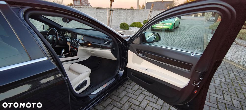 BMW Seria 7 740d Edition Exclusive - 34