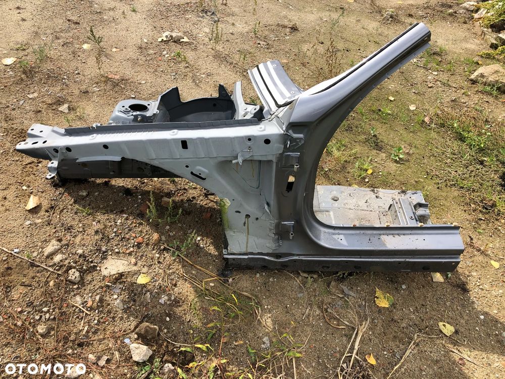 PODŁUŻNICA ĆWIARTKA PRÓG SŁUPEK BMW E90 - 2
