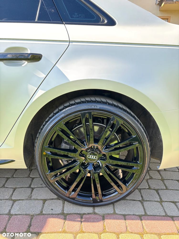 Audi A4 Limousine - 14