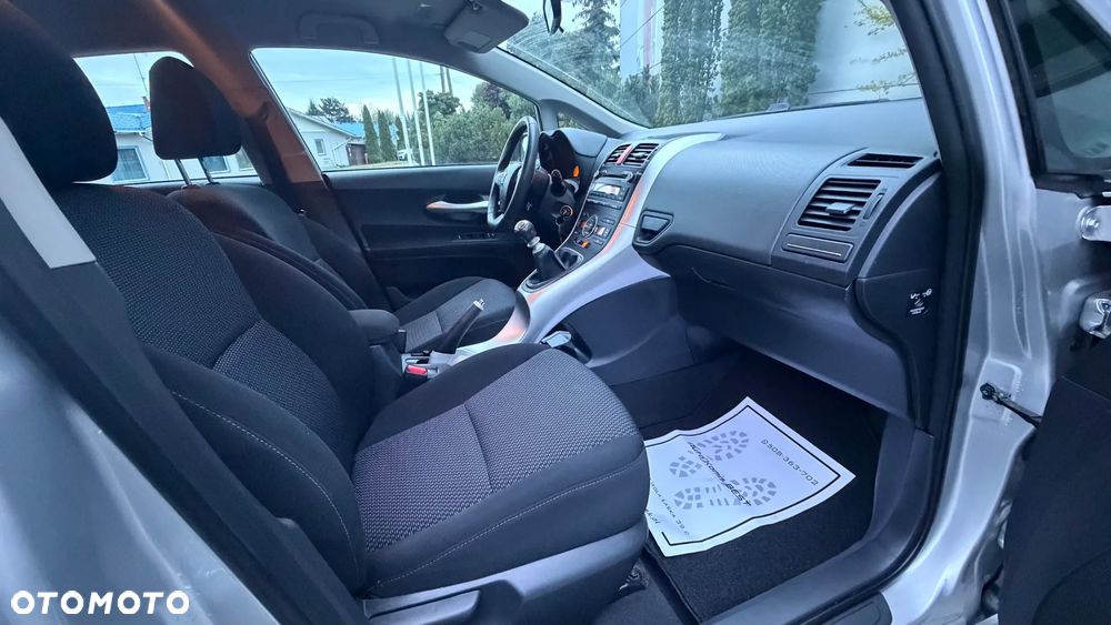 Toyota Auris 1.6 Prestige - 35