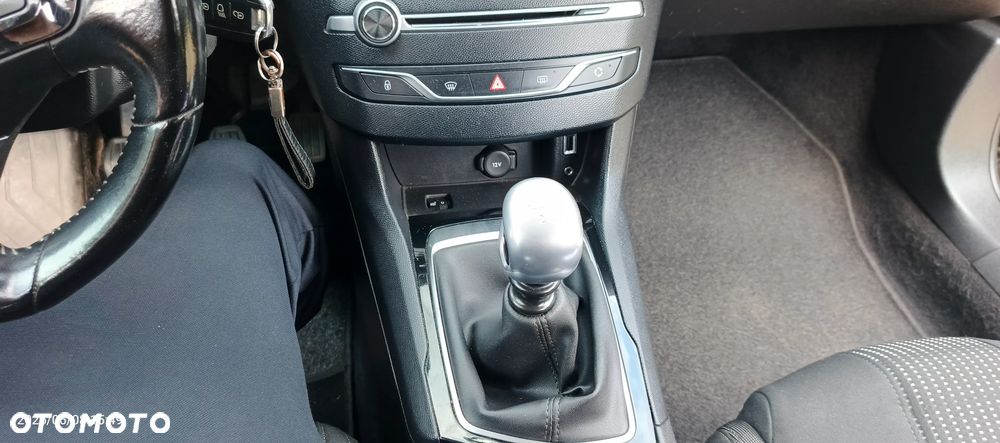 Peugeot 308 1.6 BlueHDi Business Line S&S - 14
