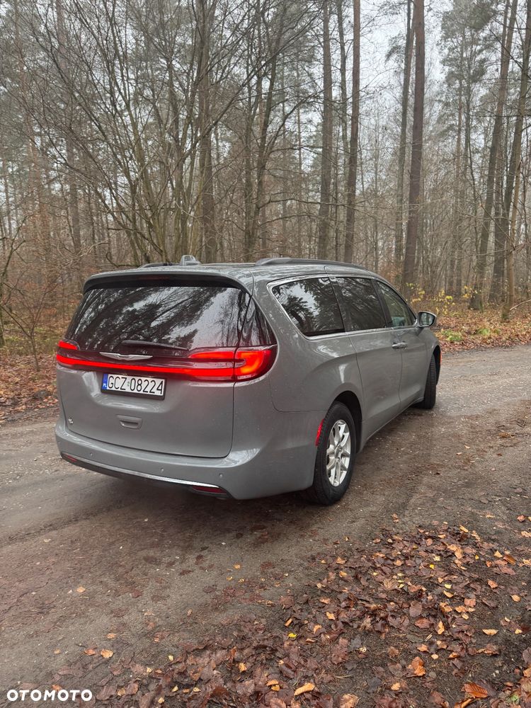 Chrysler Pacifica - 5