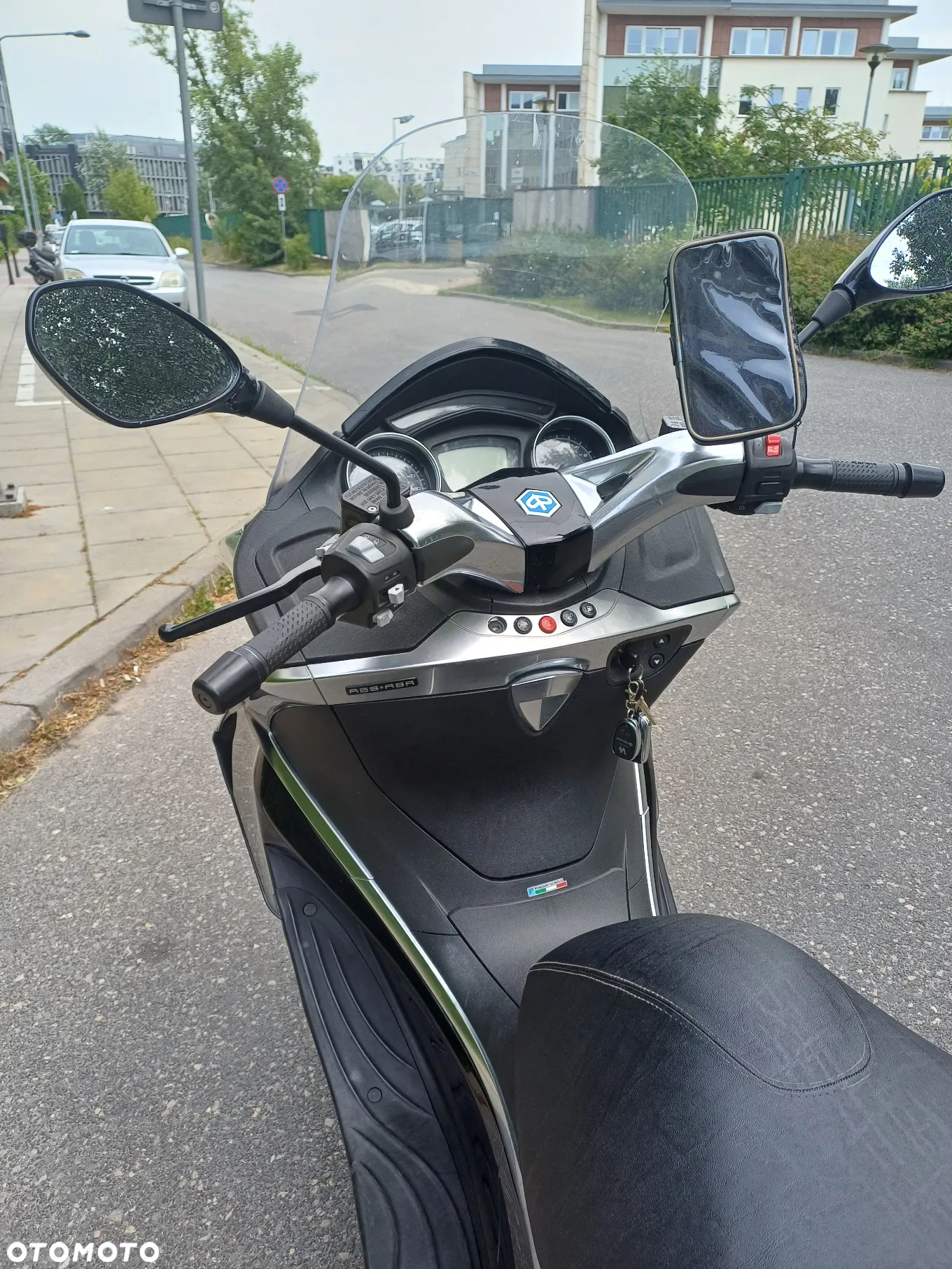 Piaggio X10 - 7