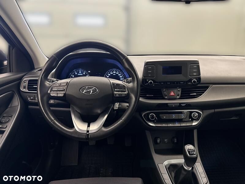 Hyundai i30 1.5 DPI Classic + - 14