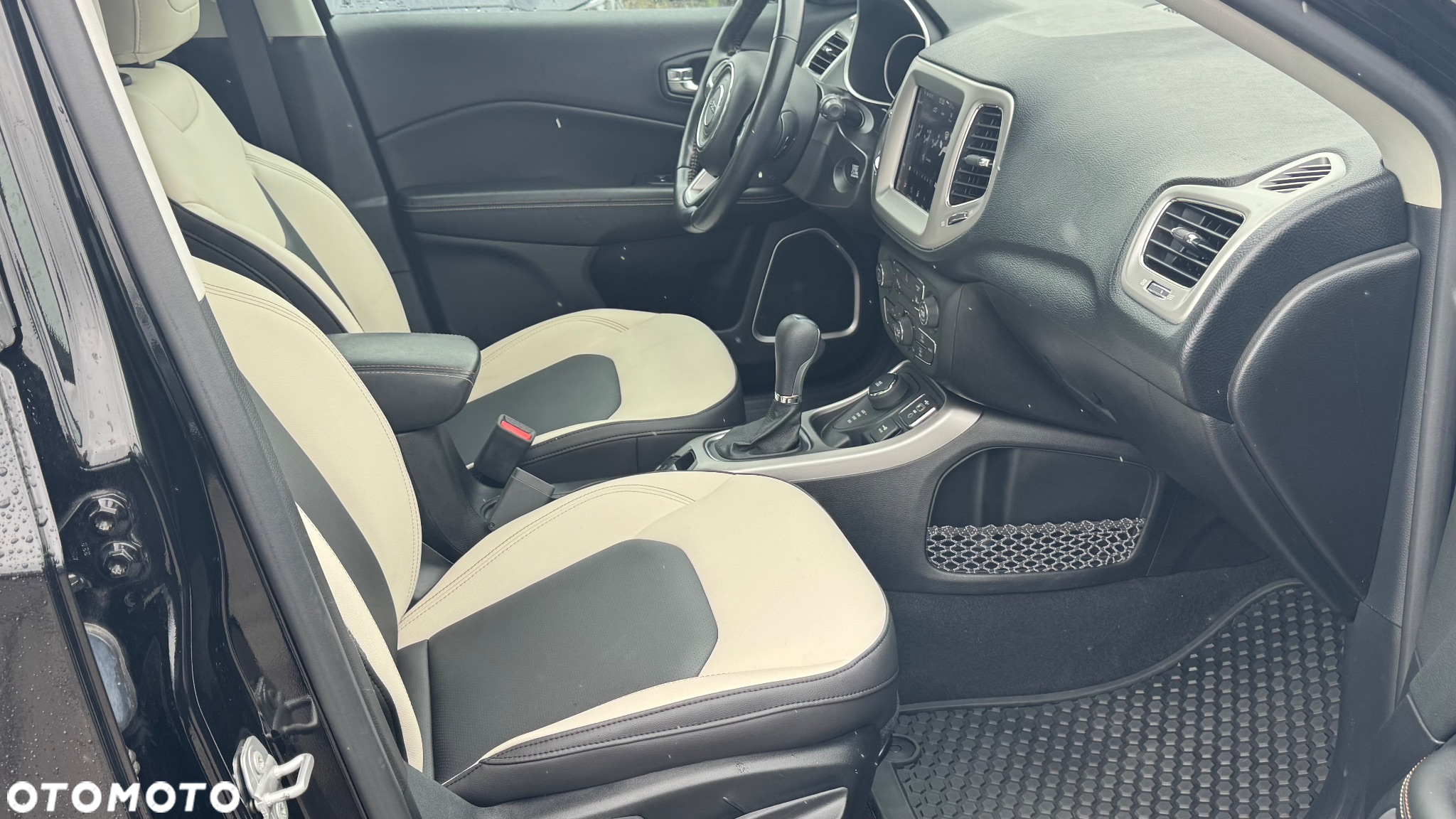 Jeep Compass - 16