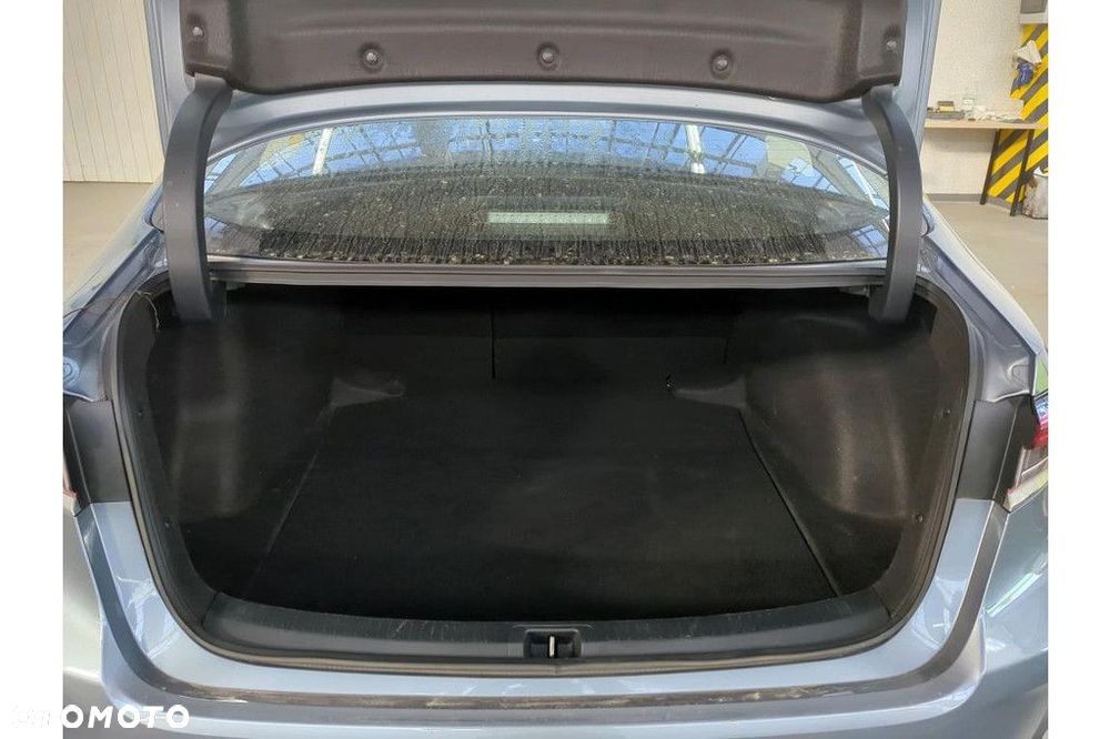 Toyota Corolla - 10