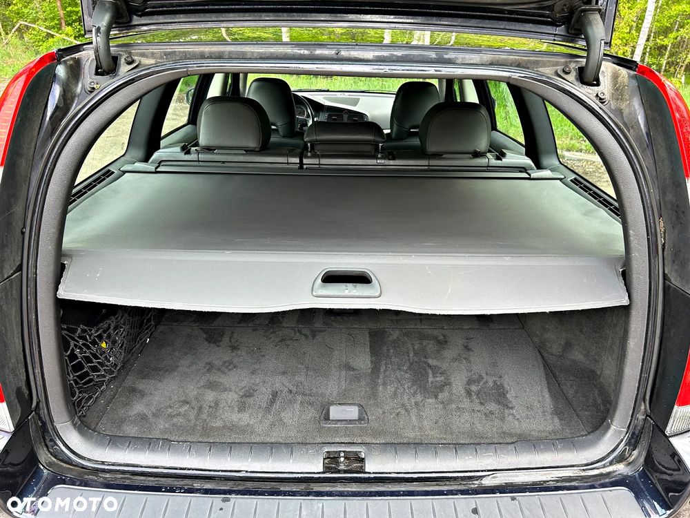 Volvo V70 2.4 Momentum - 11
