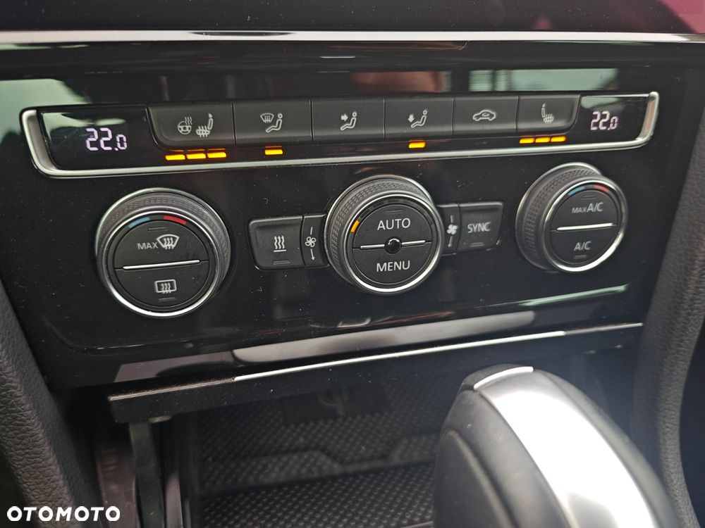 Volkswagen Golf Variant 2.0 TDI SCR DSG R-Line - 22