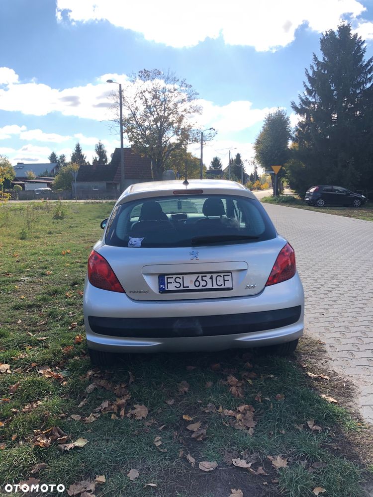 Peugeot 207 - 8