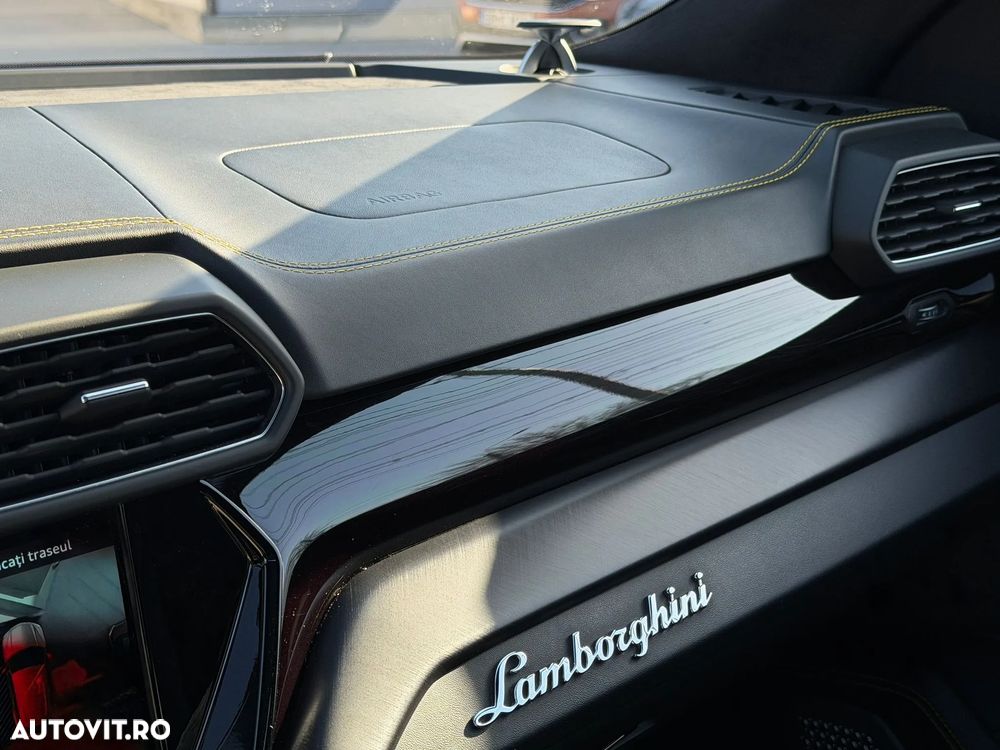Lamborghini URUS - 27