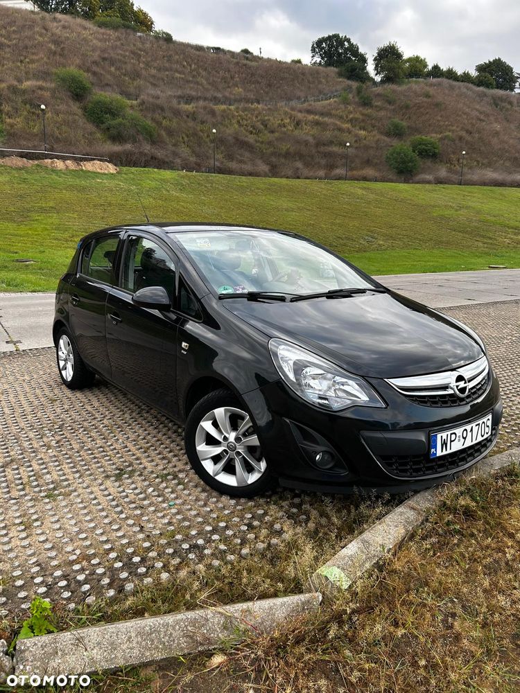 Opel Corsa 1.4 Cosmo - 1