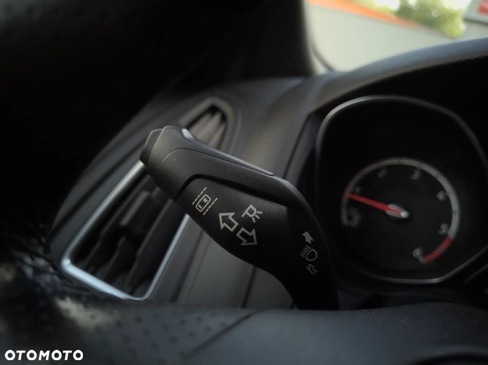 Ford Focus 2.0 TDCi ST - 23