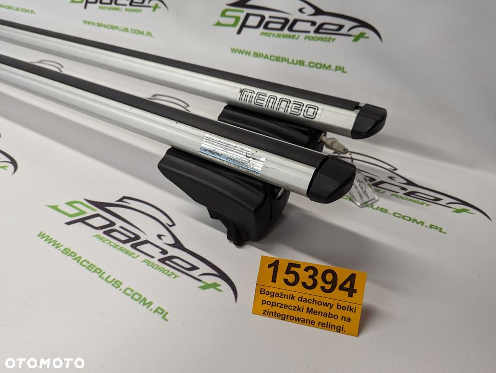 Bagażnik dachowy bazowy belki poprzeczki Menabo na zintegrowane relingi.