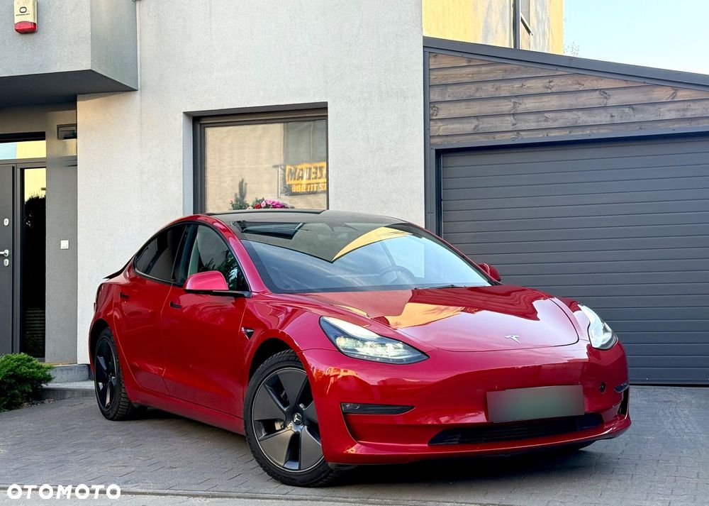 Tesla Model 3 - 3